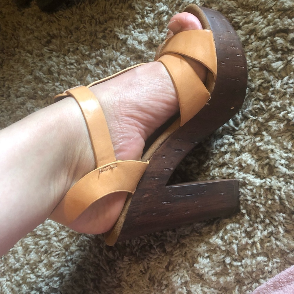 Heels - Picture 3 of 5